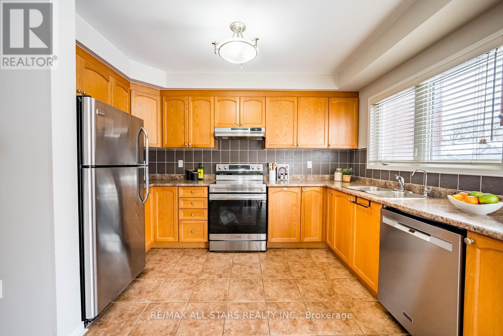 280 Sandale Road, Whitchurch-Stouffville, Ontario  L4A 0Y4 - Photo 11 - N12826986