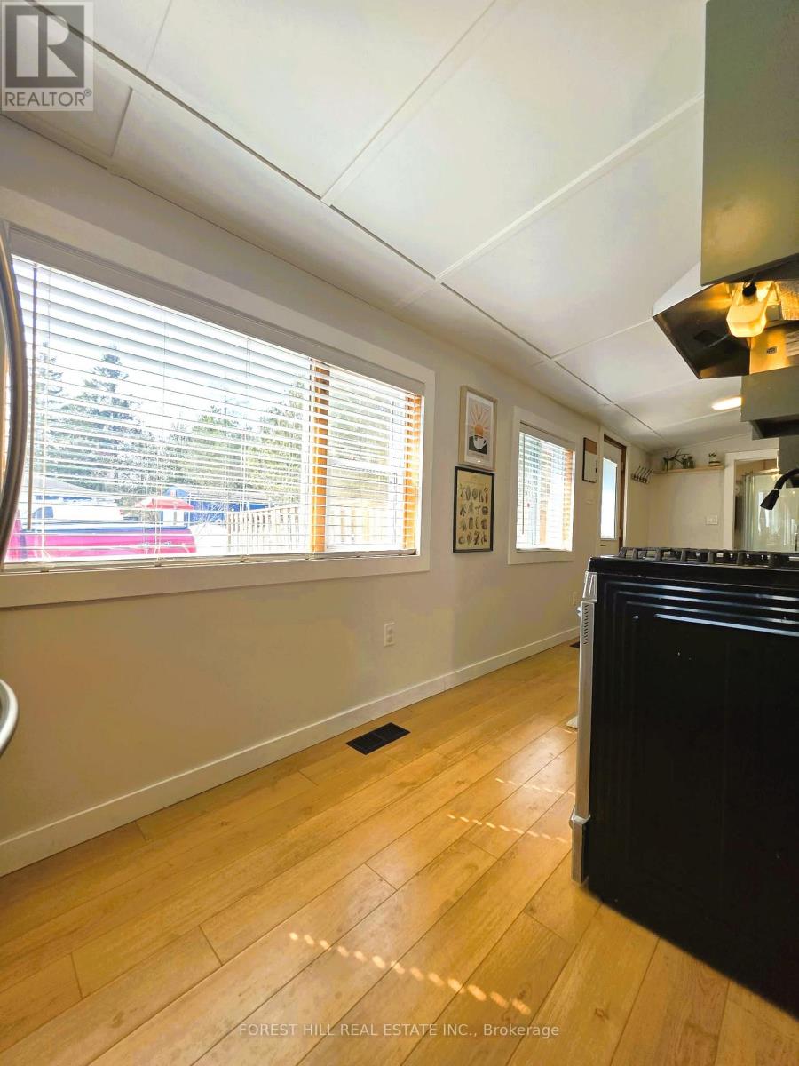 2224 Lakeshore Road E, Oro-Medonte, Ontario  L0L 1T0 - Photo 6 - S12937742