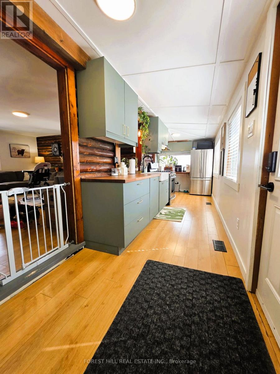 2224 Lakeshore Road E, Oro-Medonte, Ontario  L0L 1T0 - Photo 4 - S12937742