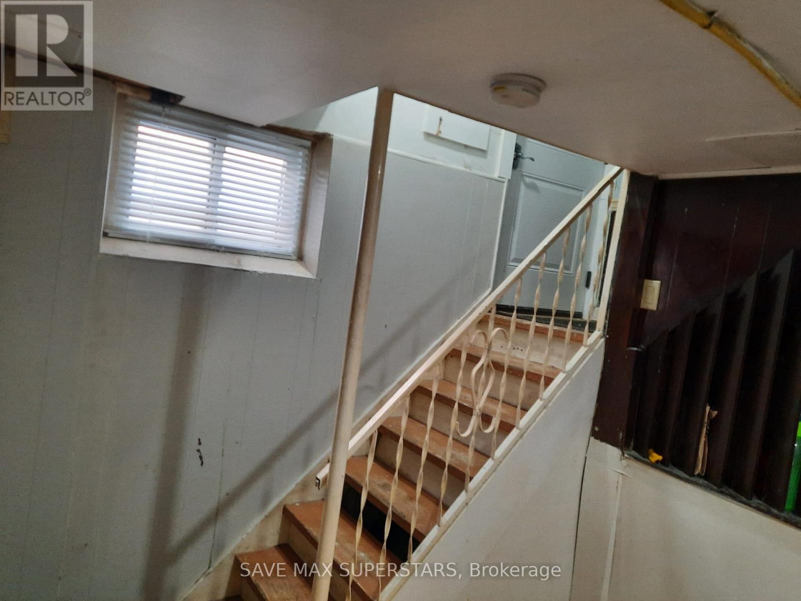 Lower - 155 Gunn Street, Barrie, Ontario  L4M 2H8 - Photo 2 - S13013330