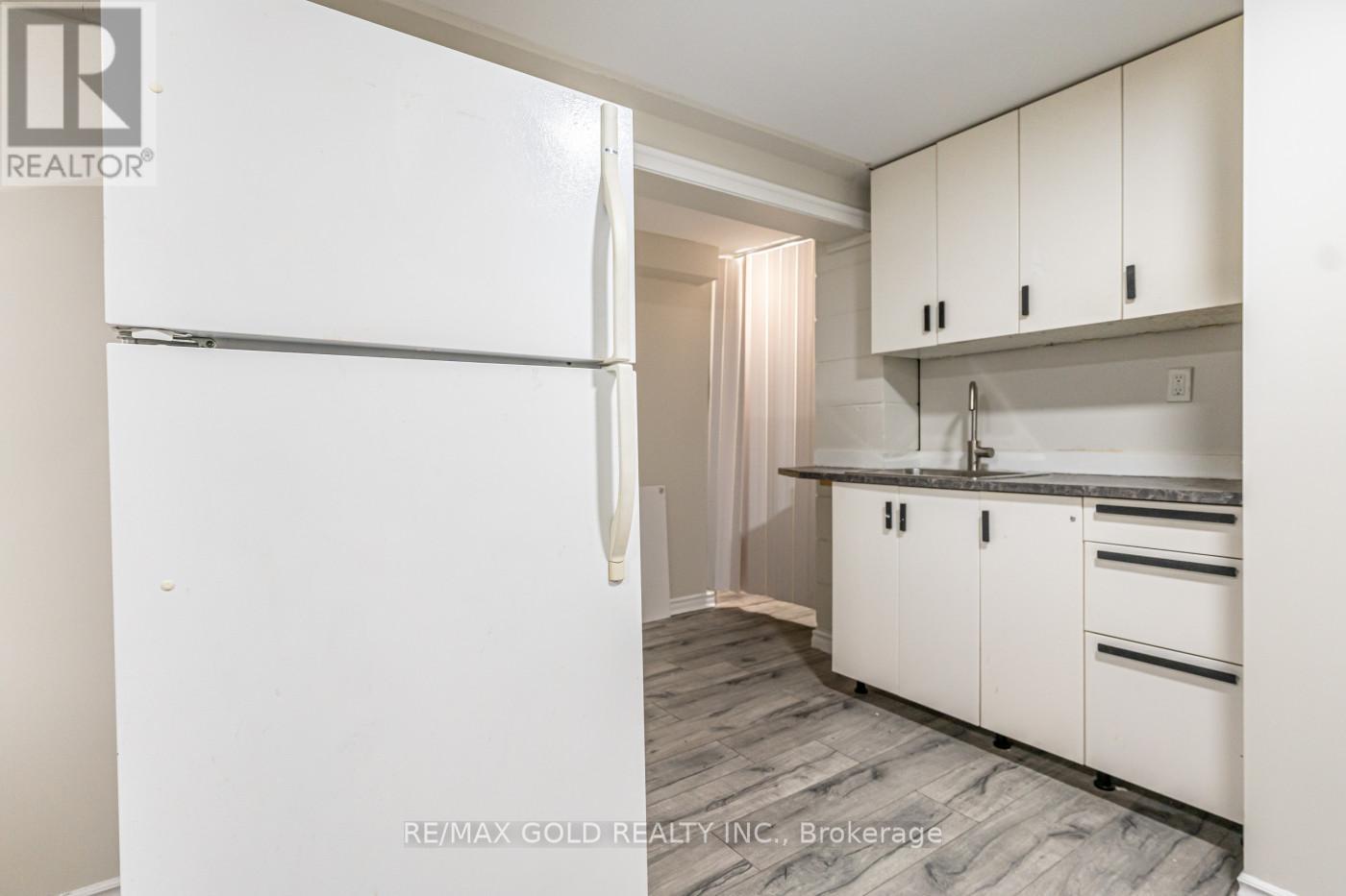 1 Elrose Road, Brampton, Ontario  L6T 2C2 - Photo 39 - W13011270