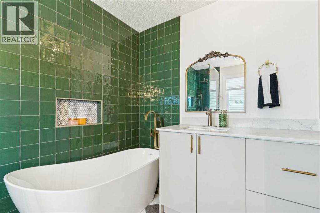 642 Schooner Cove Nw, Calgary, Alberta  T3L 1Z1 - Photo 11 - A2296009