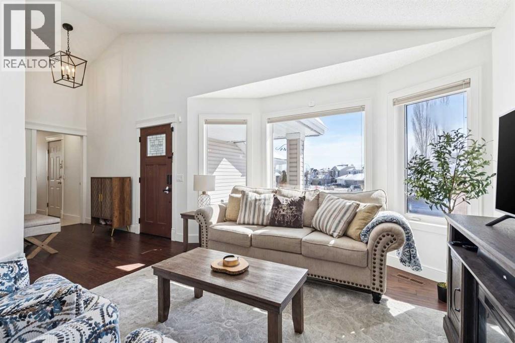 642 Schooner Cove Nw, Calgary, Alberta  T3L 1Z1 - Photo 3 - A2296009