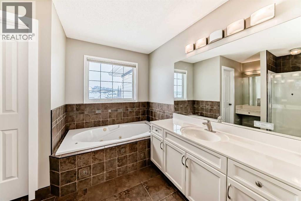 212 Sienna Park Drive SW, Calgary, Alberta  T3H 3L5 - Photo 24 - A2298763