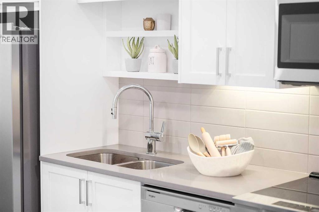 301, 3107 Warren Street Nw, Calgary, Alberta  T3B 6N7 - Photo 3 - A2300964