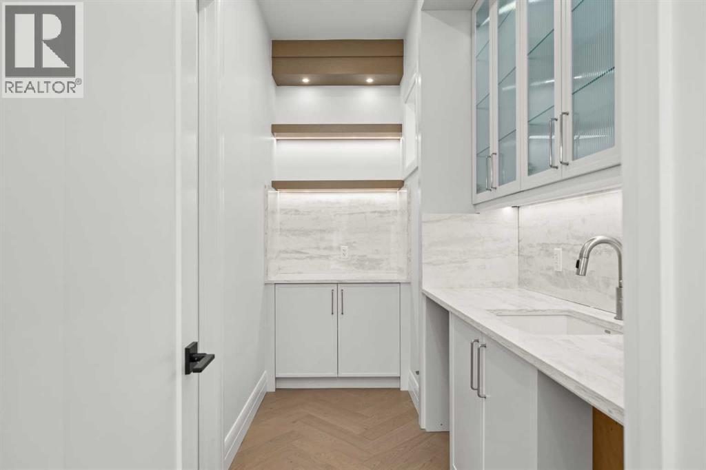 2407 4 Avenue NW, Calgary, Alberta  T2N 0P3 - Photo 6 - A2301518