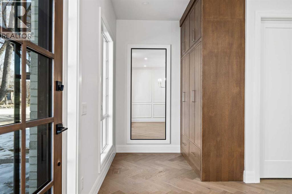 2407 4 Avenue NW, Calgary, Alberta  T2N 0P3 - Photo 3 - A2301518