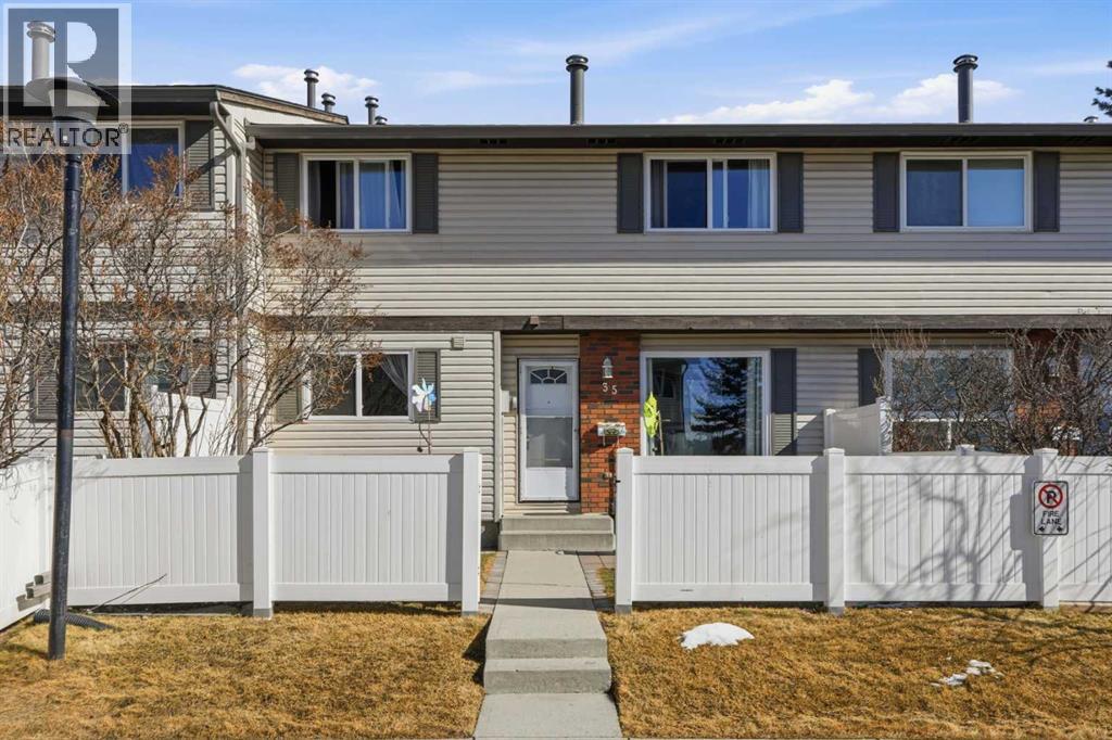 35, 740 Bracewood Drive Sw, Calgary, Alberta  T2W 3N3 - Photo 1 - A2302611