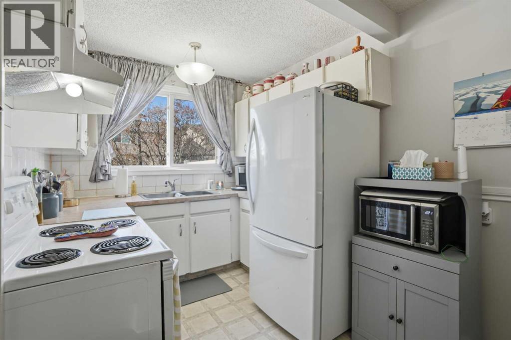 35, 740 Bracewood Drive Sw, Calgary, Alberta  T2W 3N3 - Photo 12 - A2302611