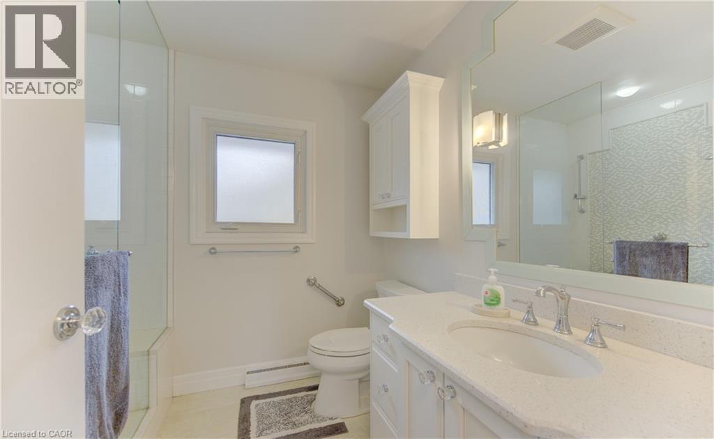 196 Lourdes Street, Waterloo, Ontario  N2L 1N7 - Photo 18 - 40811827