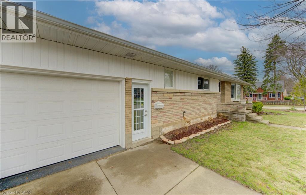 196 Lourdes Street, Waterloo, Ontario  N2L 1N7 - Photo 5 - 40811827