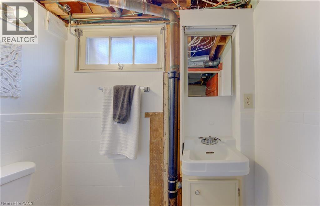 196 Lourdes Street, Waterloo, Ontario  N2L 1N7 - Photo 26 - 40811827