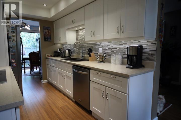 1147 Montroyal Boulevard, North Vancouver, British Columbia  V7R 2H8 - Photo 5 - R3112753