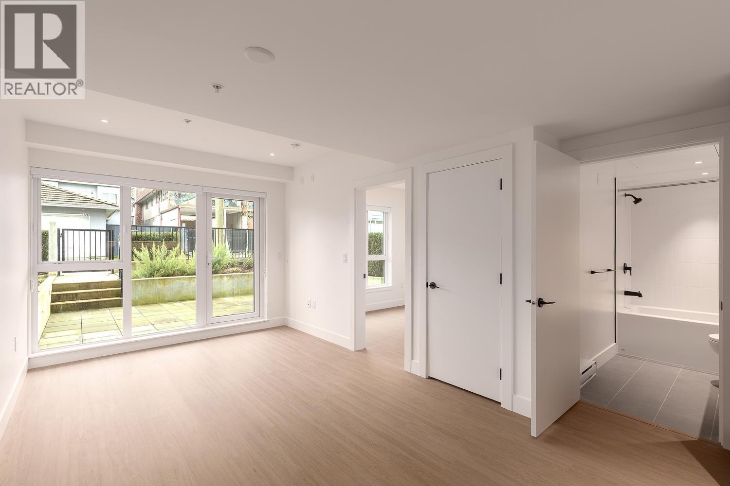 110 2235 E Broadway, Vancouver, British Columbia  V5N 0J5 - Photo 5 - R3112915