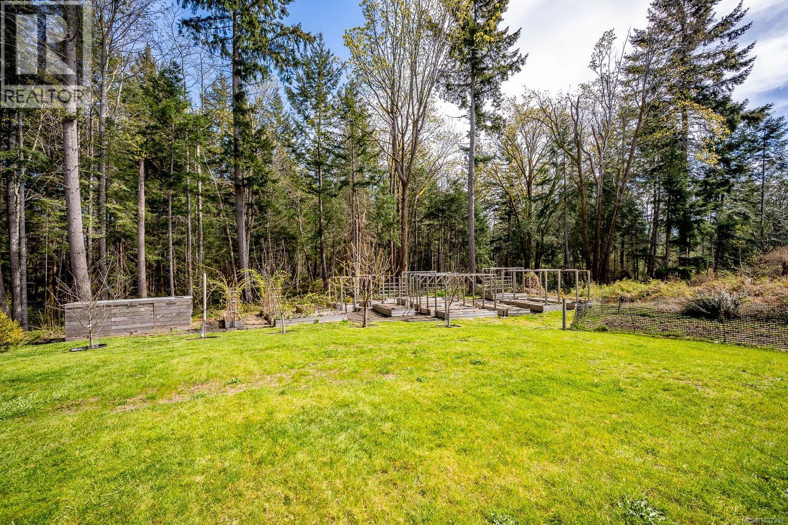 2300 Waveland Rd, Comox, British Columbia  V9J 1X4 - Photo 40 - 1032394