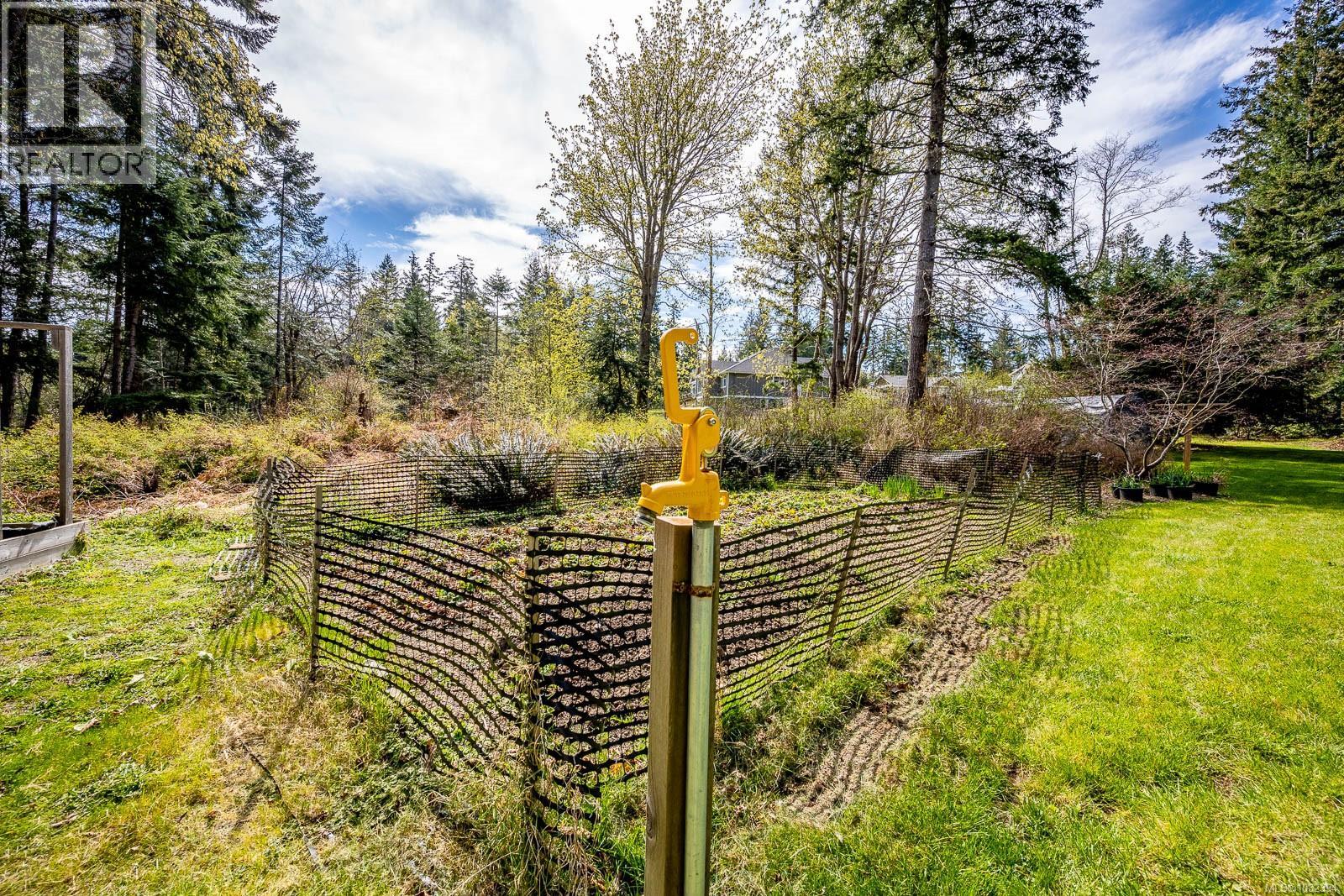 2300 Waveland Rd, Comox, British Columbia  V9J 1X4 - Photo 44 - 1032394