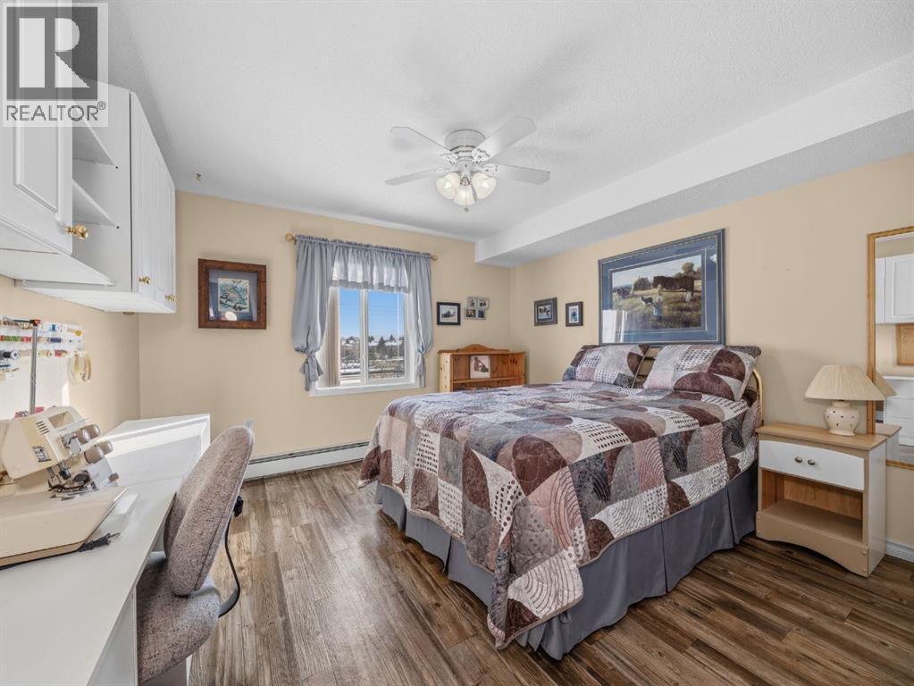 3208 Millrise Point Sw, Calgary, Alberta  T2Y 3W4 - Photo 12 - A2292056