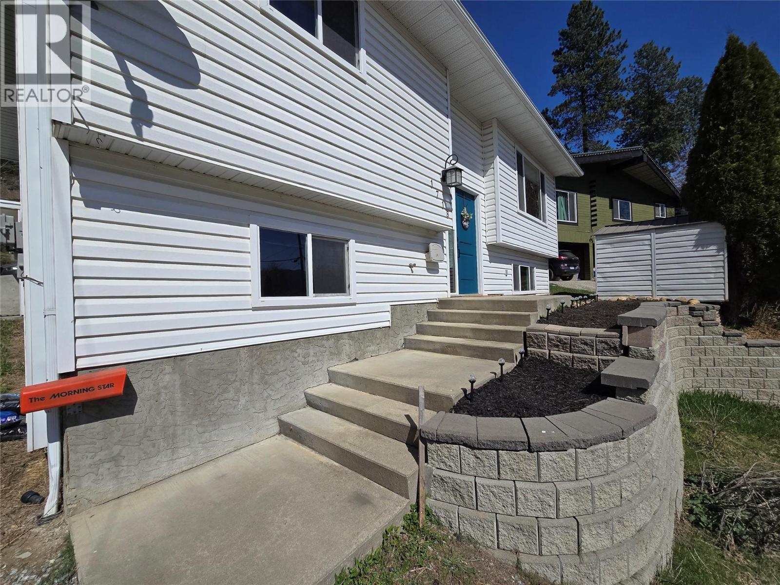 1718 Grandview Avenue, Lumby, British Columbia  V0E 2G0 - Photo 2 - 10374413