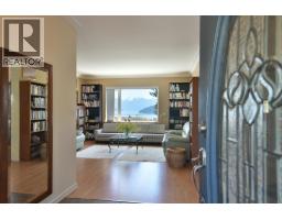 590-592 N FLETCHER ROAD, Gibsons, British Columbia