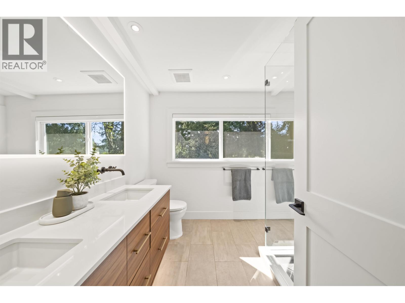 501 55a Street, Delta, British Columbia  V4M 3M2 - Photo 16 - R3112937