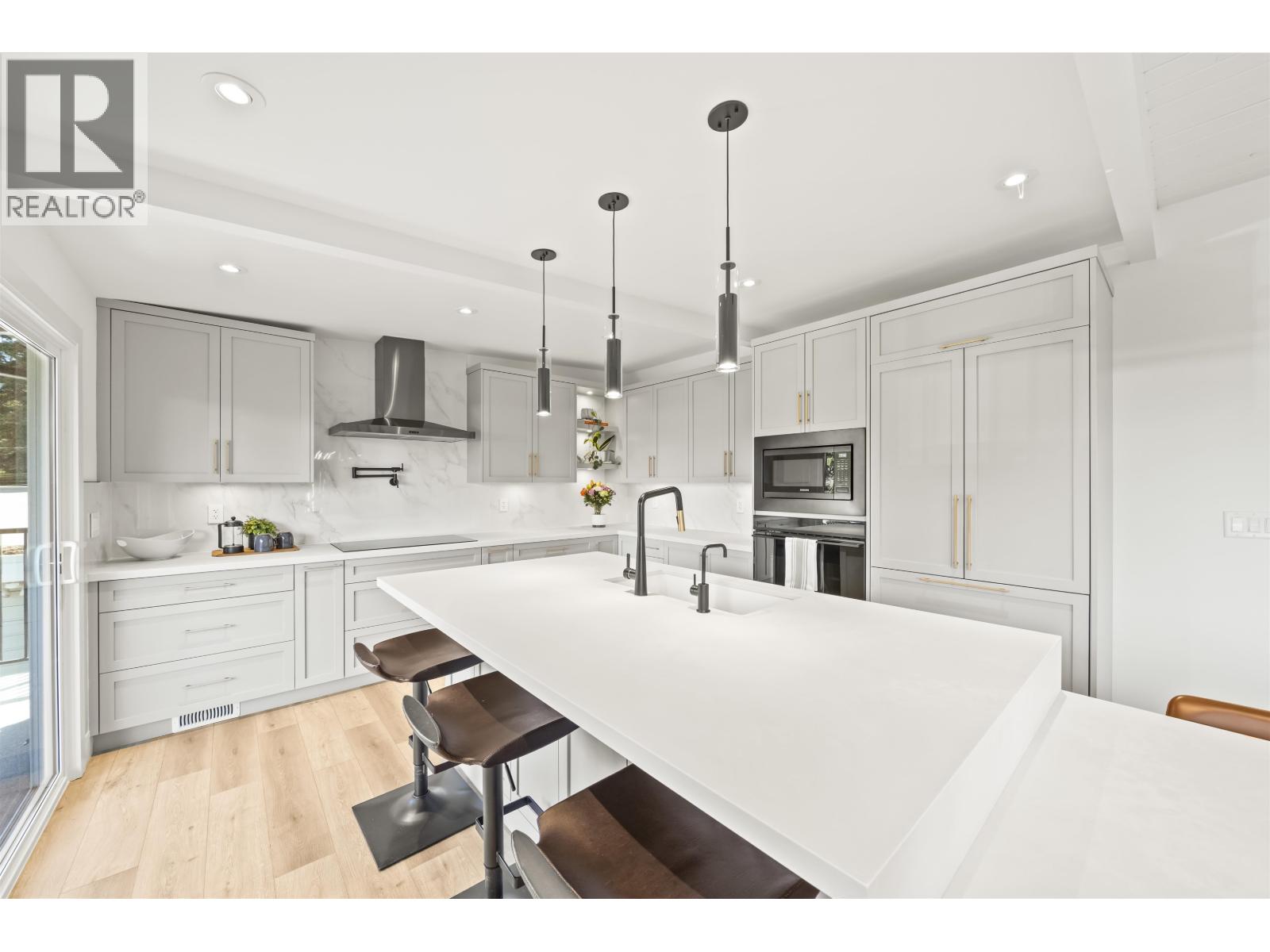 501 55a Street, Delta, British Columbia  V4M 3M2 - Photo 4 - R3112937