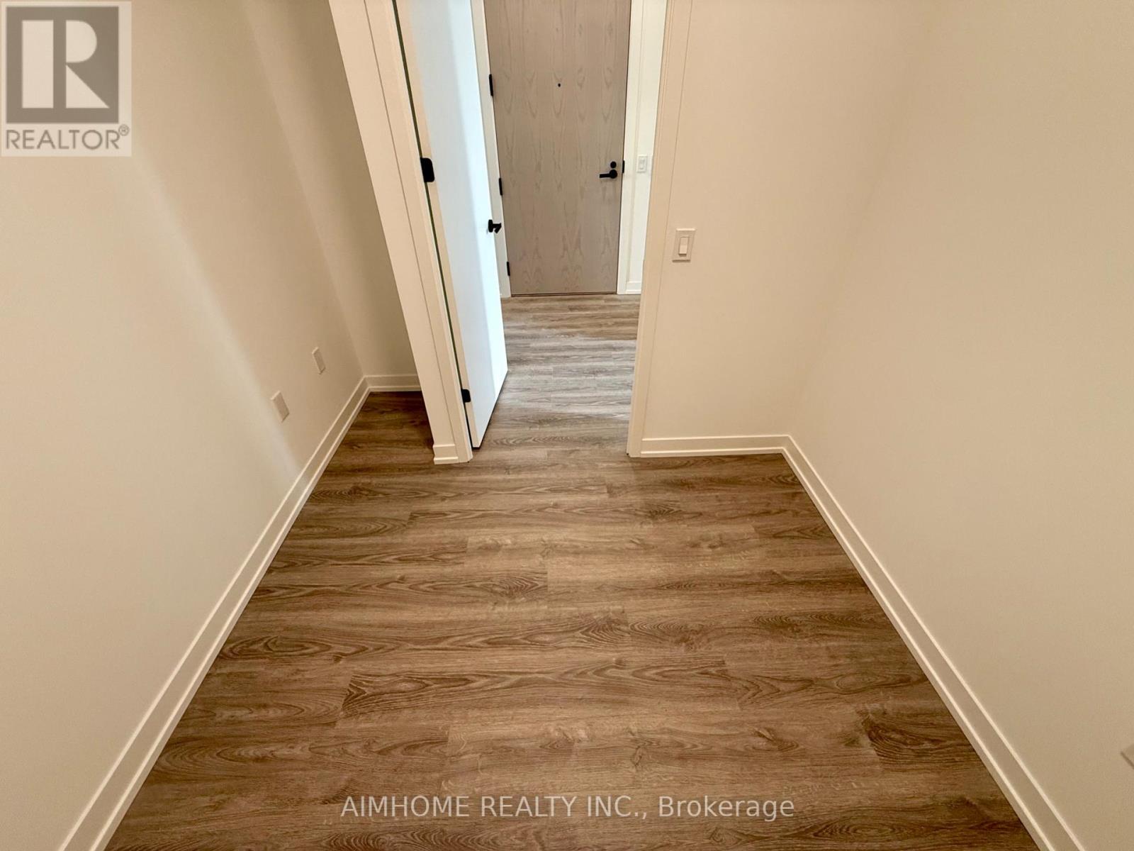 619 - 8 Interchange Way, Vaughan, Ontario  L4K 0R2 - Photo 5 - N13000686