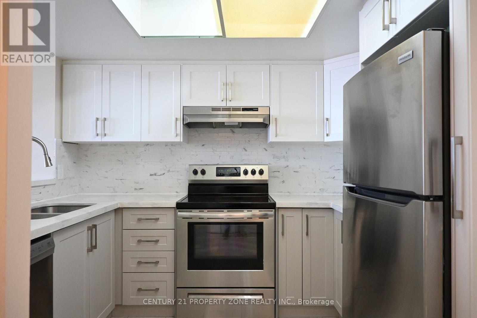 2308 - 325 Webb Drive, Mississauga, Ontario  L5B 3Z9 - Photo 5 - W13014610