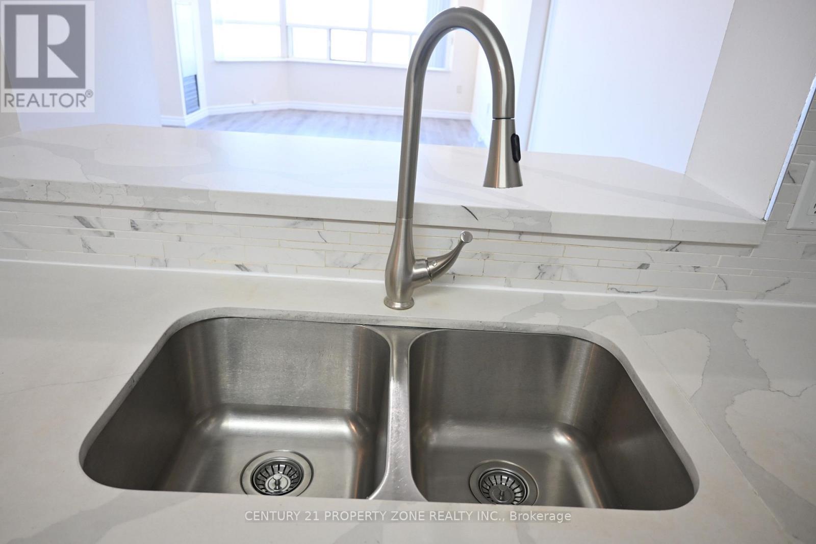 2308 - 325 Webb Drive, Mississauga, Ontario  L5B 3Z9 - Photo 8 - W13014610