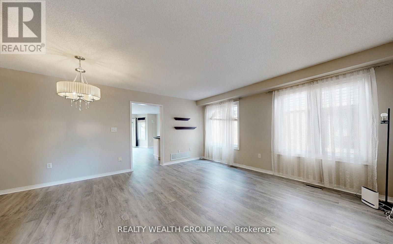 11 Birchcliffe Drive, Brampton, Ontario  L6Z 4T3 - Photo 4 - W13014882