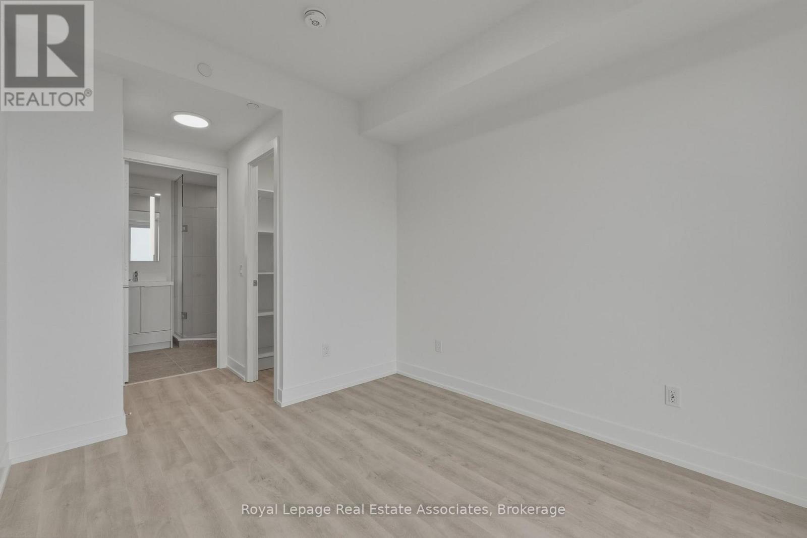 2210 - 60 Central Park Roadway, Toronto, Ontario  M9A 3K1 - Photo 18 - W13014892