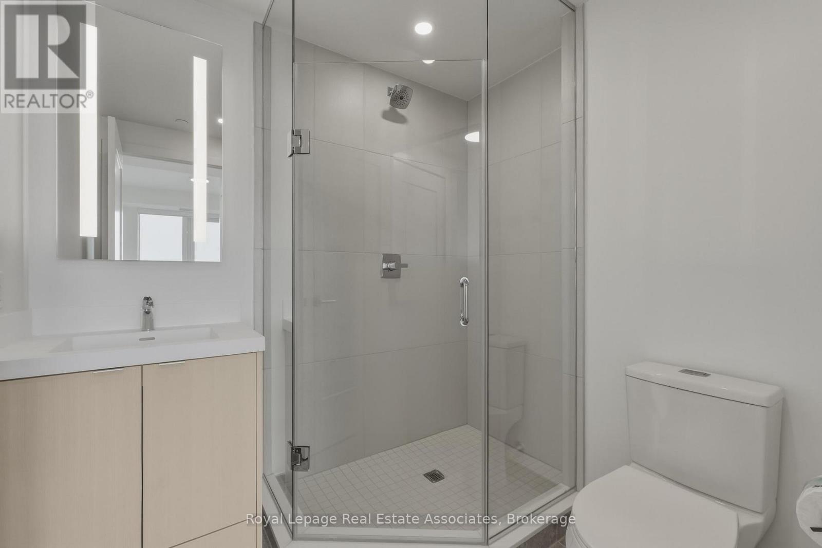 2210 - 60 Central Park Roadway, Toronto, Ontario  M9A 3K1 - Photo 19 - W13014892