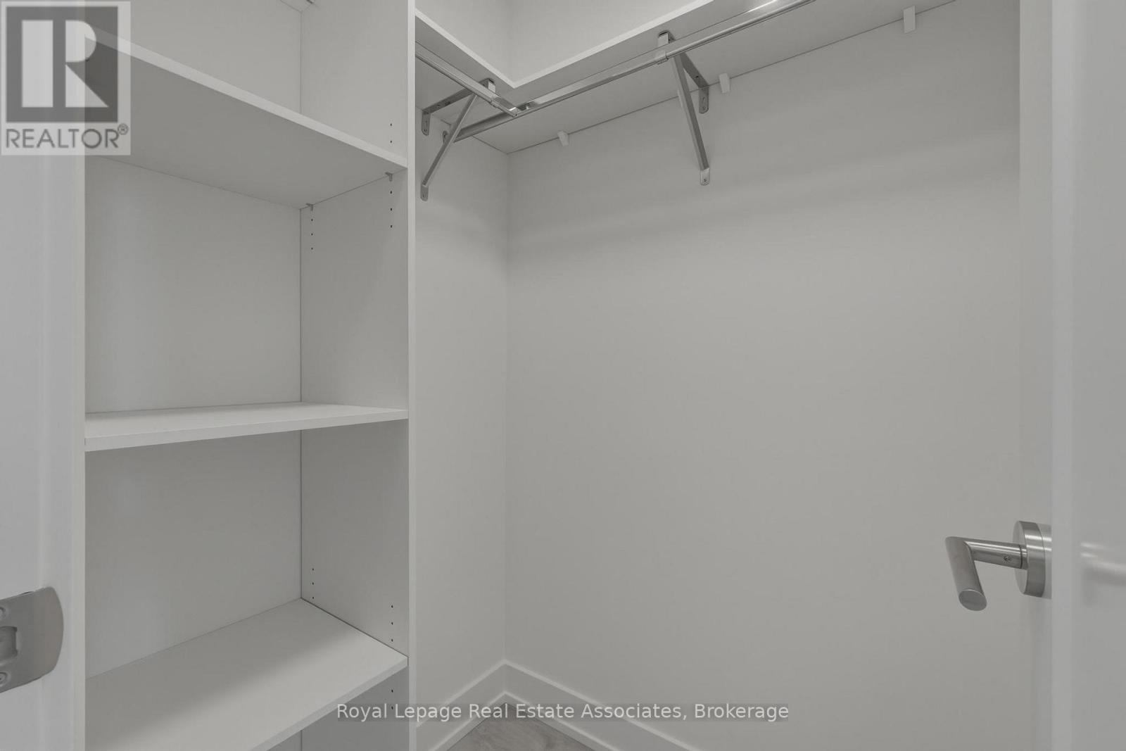 2210 - 60 Central Park Roadway, Toronto, Ontario  M9A 3K1 - Photo 20 - W13014892