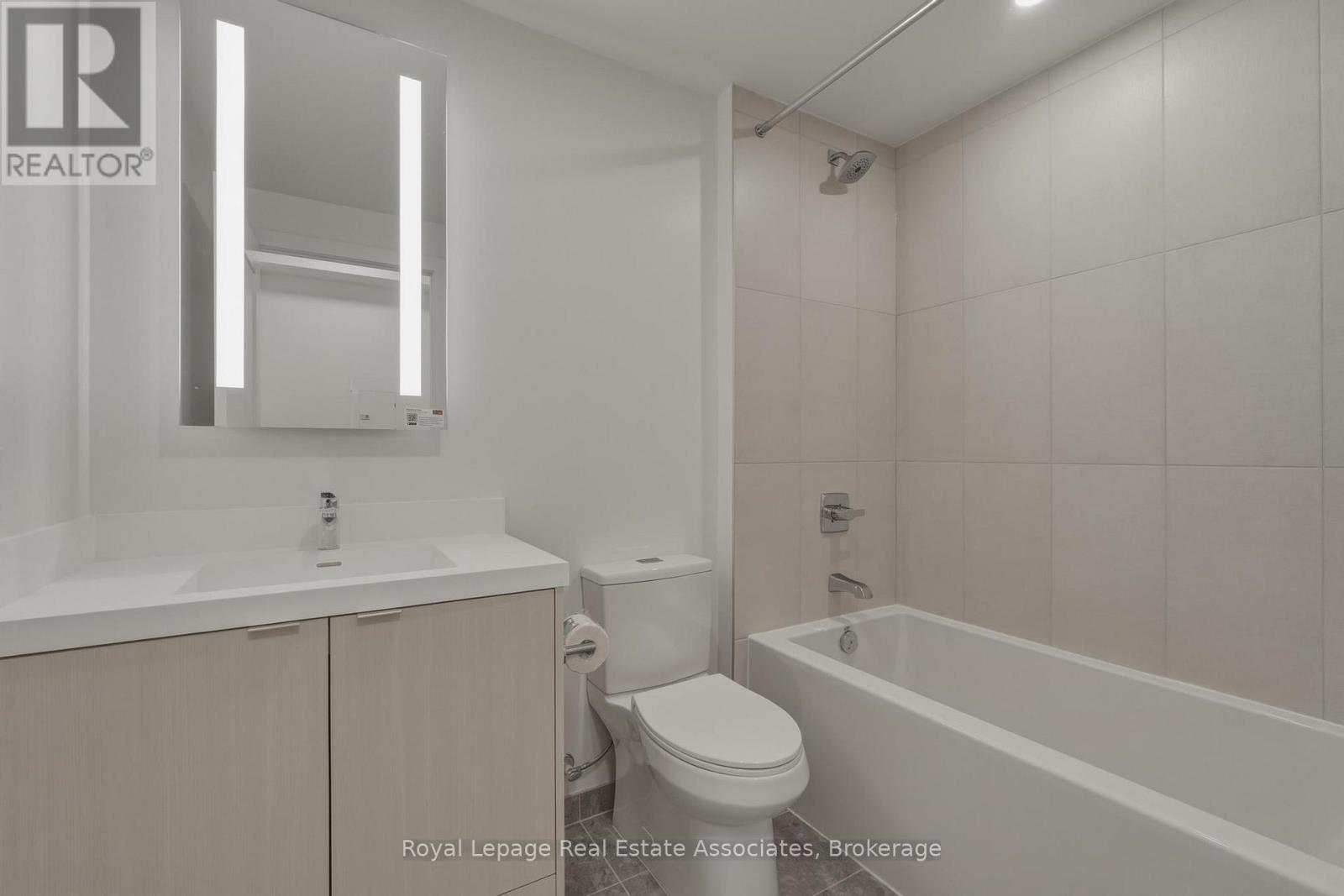 2210 - 60 Central Park Roadway, Toronto, Ontario  M9A 3K1 - Photo 24 - W13014892