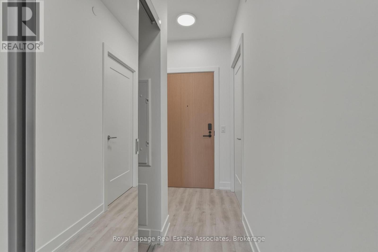 2210 - 60 Central Park Roadway, Toronto, Ontario  M9A 3K1 - Photo 25 - W13014892