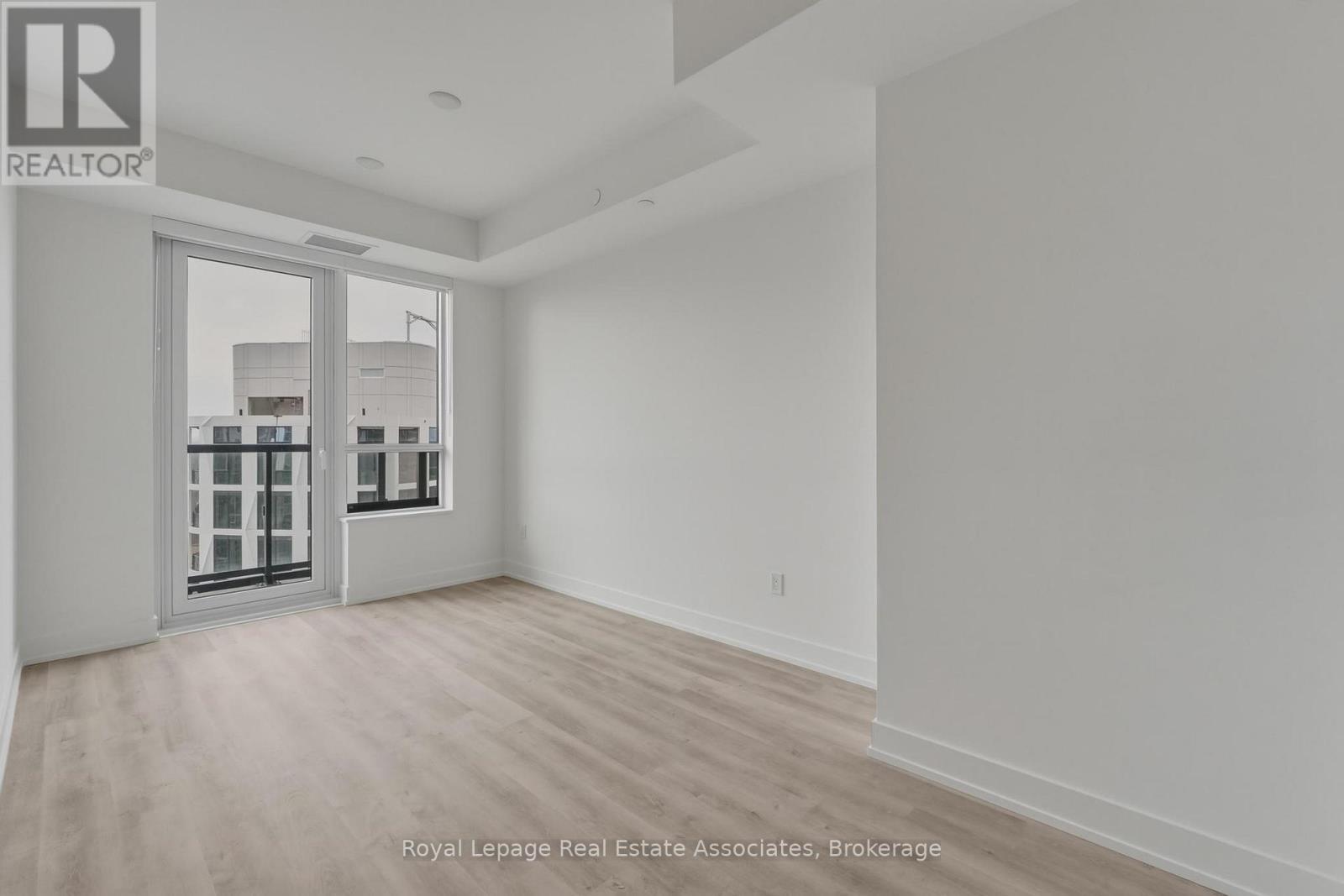 2210 - 60 Central Park Roadway, Toronto, Ontario  M9A 3K1 - Photo 5 - W13014892