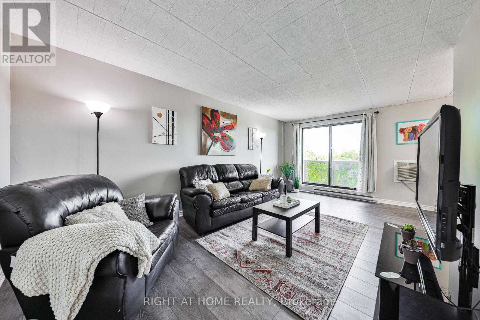 411 - 29 West Avenue W, Kitchener, Ontario  N2M 5E4 - Photo 2 - X13014890