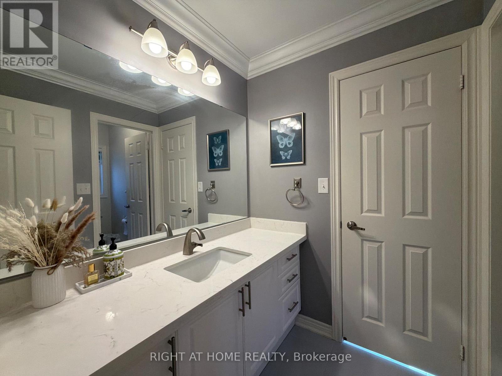 3169 Larry Crescent, Oakville, Ontario  L6M 0T1 - Photo 12 - W13014024