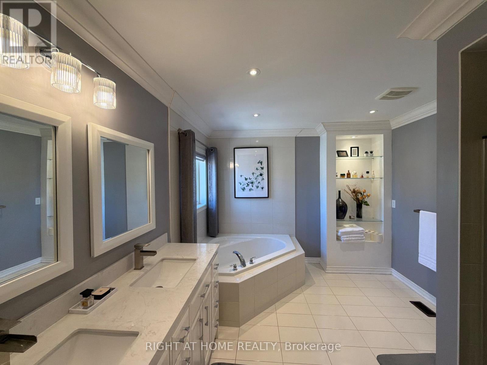 3169 Larry Crescent, Oakville, Ontario  L6M 0T1 - Photo 9 - W13014024