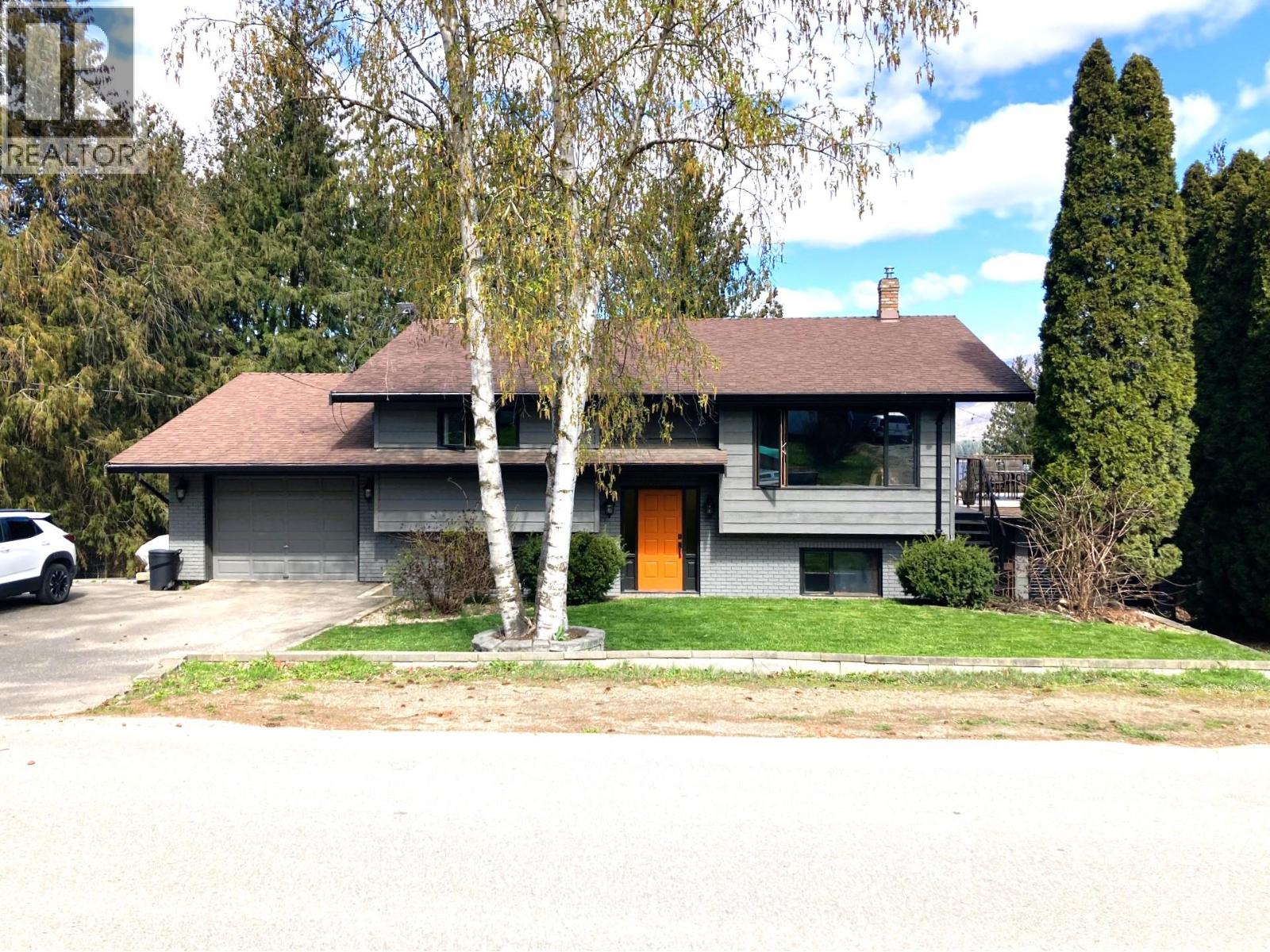 1221 Dunkirk Road, Sorrento, British Columbia