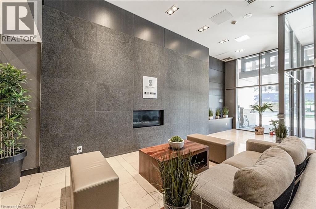 1940 Ironstone Drive Unit# 219, Burlington, Ontario  L7L 0E4 - Photo 3 - 40821981