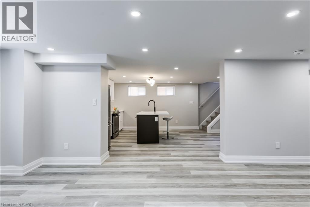 22 North Heights Road Unit# Lower, Toronto, Ontario  M9B 2T1 - Photo 5 - 40821676