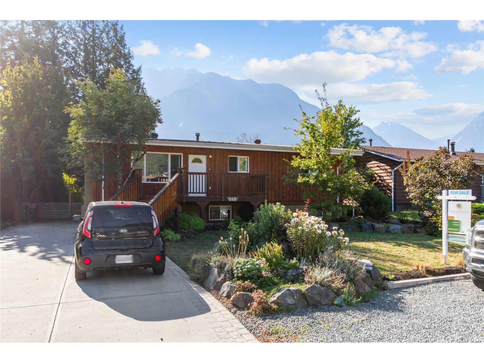 648 Willow Street, Hope, Hope, British Columbia  V0X 1L0 - Photo 1 - R3112577