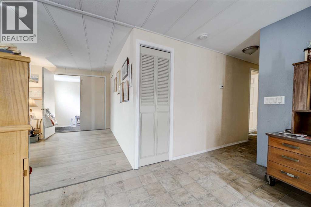 1410 43 Street S, Lethbridge, Alberta  T1K 3S5 - Photo 11 - A2282141