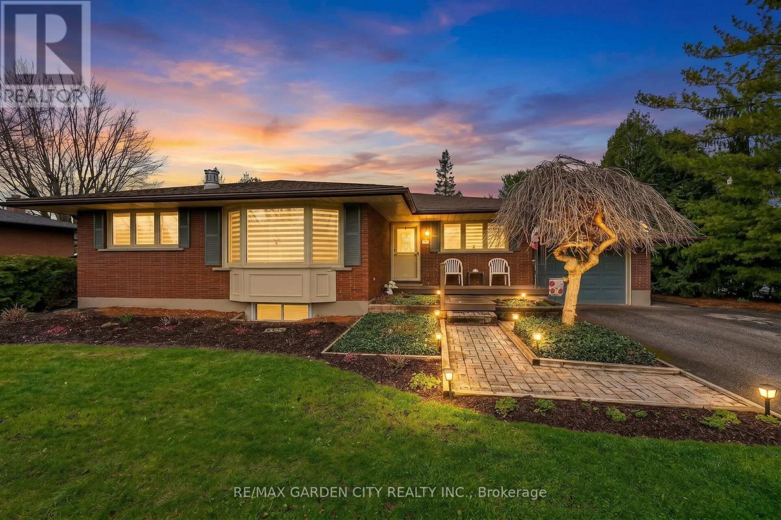 17 Henry Street, Niagara-On-The-Lake, Ontario  L0S 1T0 - Photo 1 - X13014946