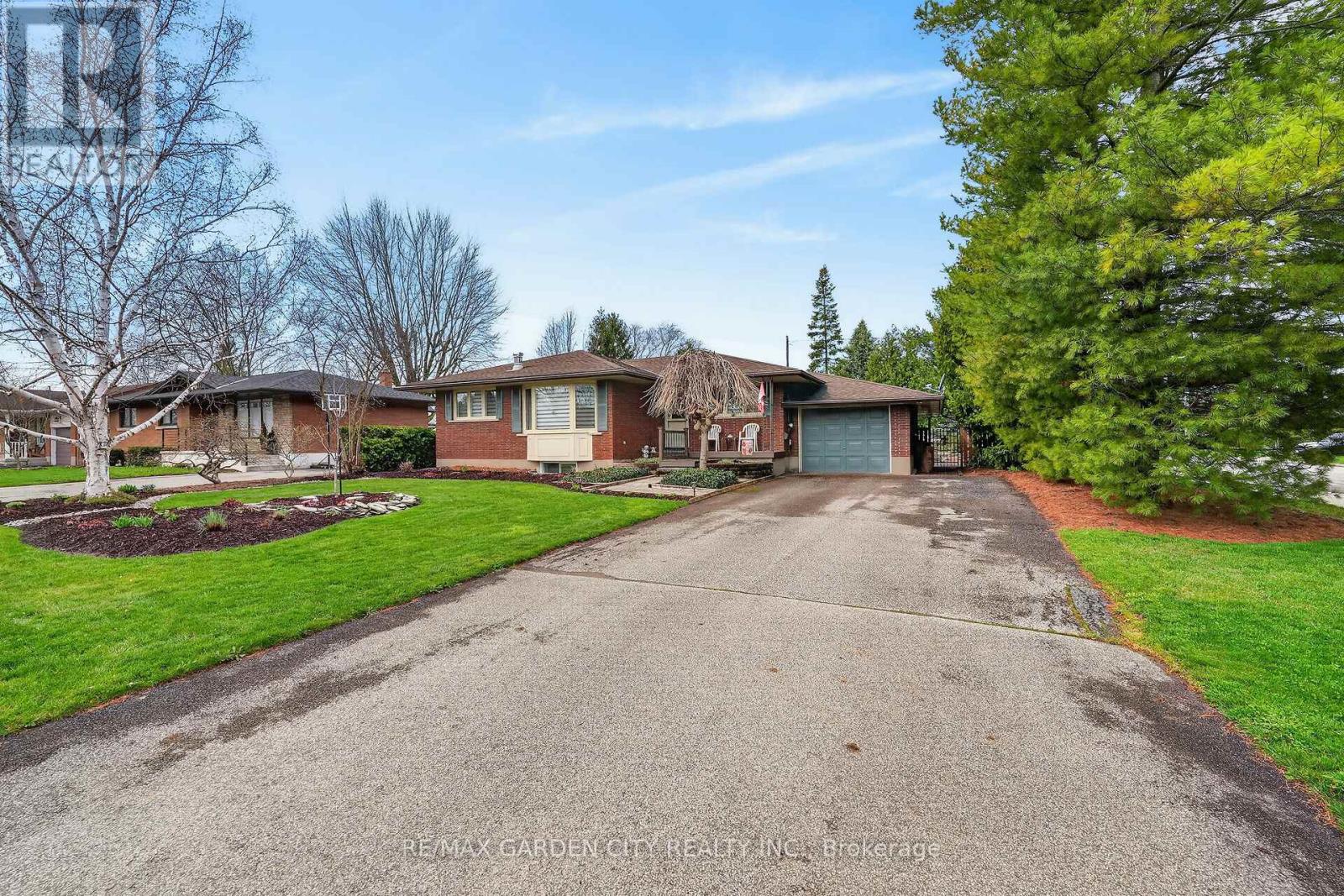 17 Henry Street, Niagara-On-The-Lake, Ontario  L0S 1T0 - Photo 2 - X13014946