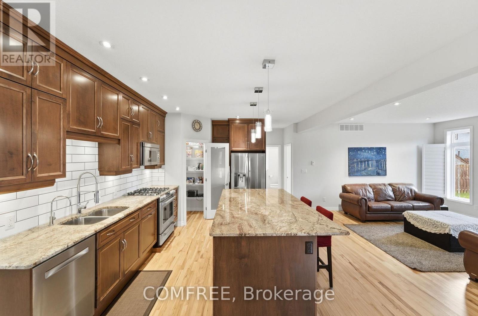 152 Juno Crescent, Woodstock, Ontario  N4T 0H6 - Photo 8 - X12978644