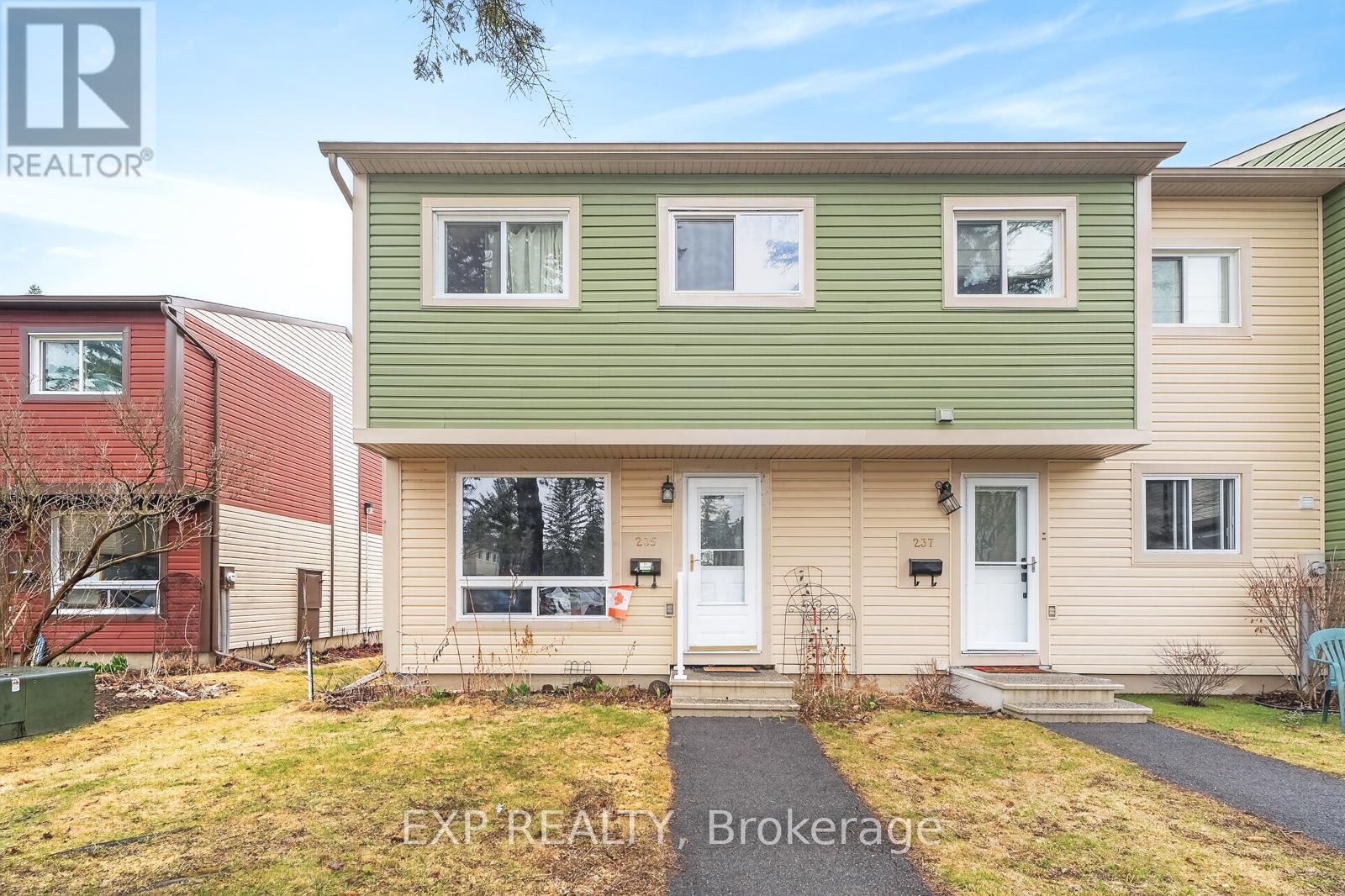 235 TEAL CRESCENT, Ottawa, Ontario