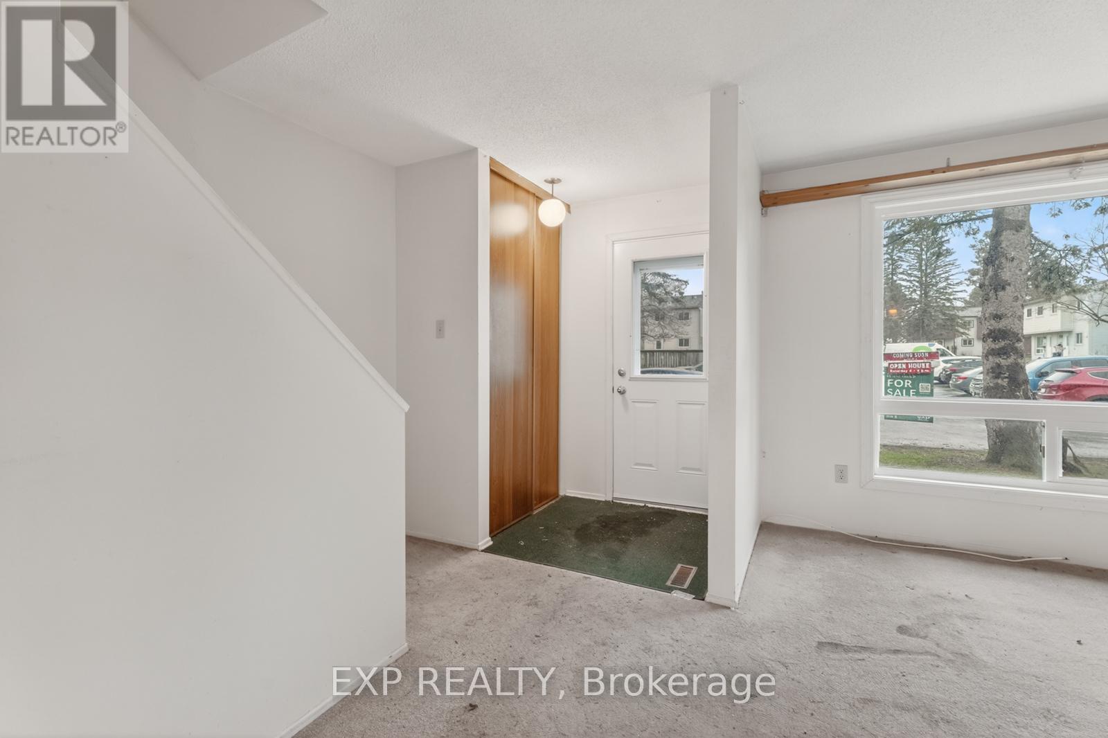 235 Teal Crescent, Ottawa, Ontario  K1E 2C3 - Photo 2 - X13013250