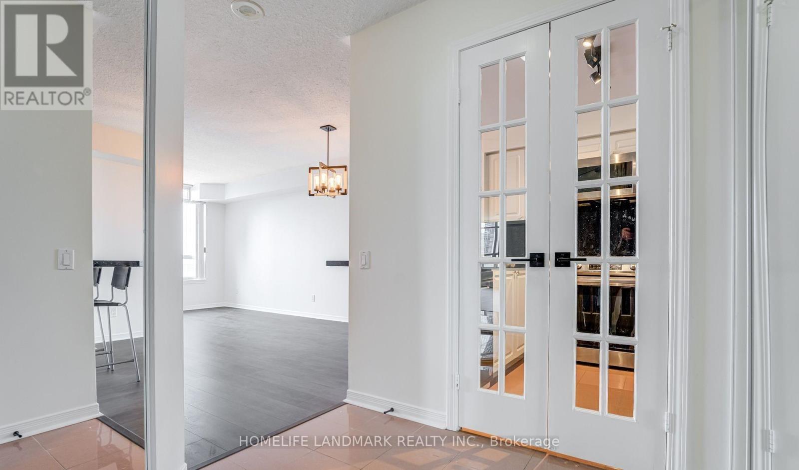 618 - 8 Hillcrest Avenue, Toronto, Ontario  M2N 6Y6 - Photo 3 - C13014988