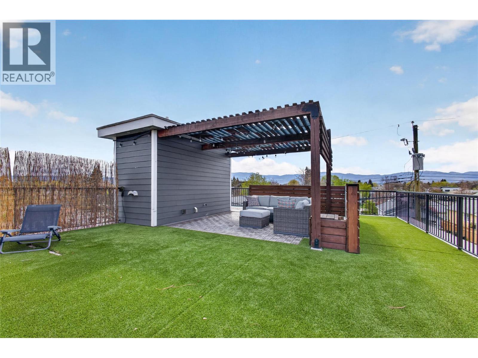 955 Coronation Avenue, Kelowna, British Columbia  V1Y 7A6 - Photo 3 - 10381385